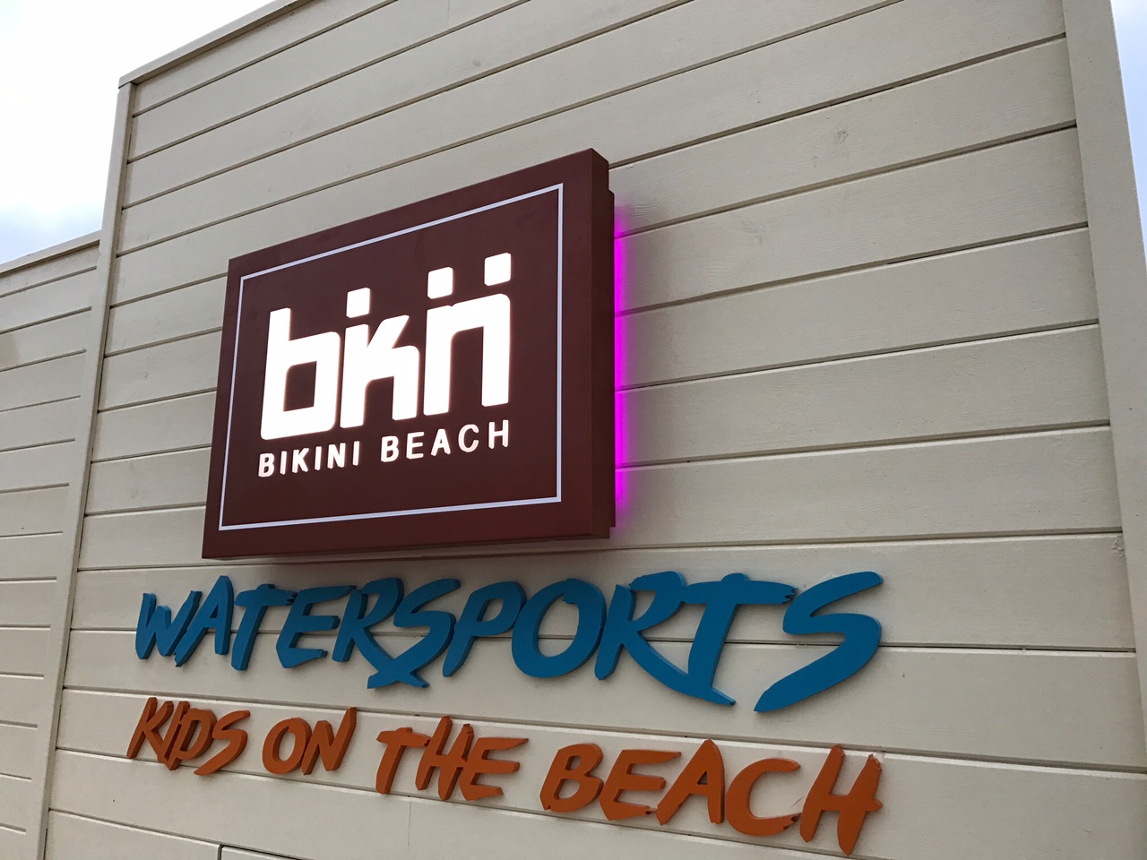 Bikini beach sign